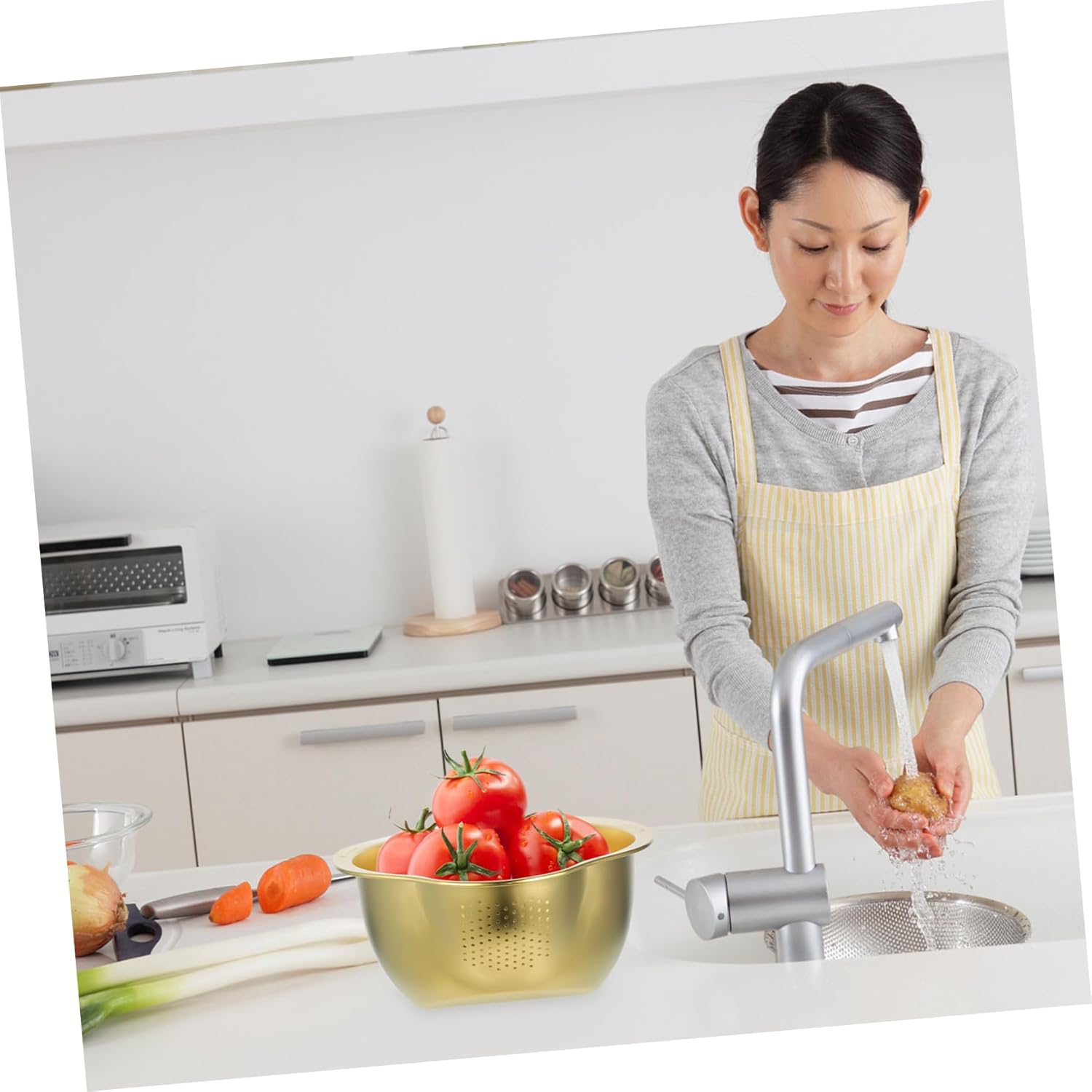 Hoement Stainless Steel Colander with Fine Mesh Drain Basket for Kitchen Use