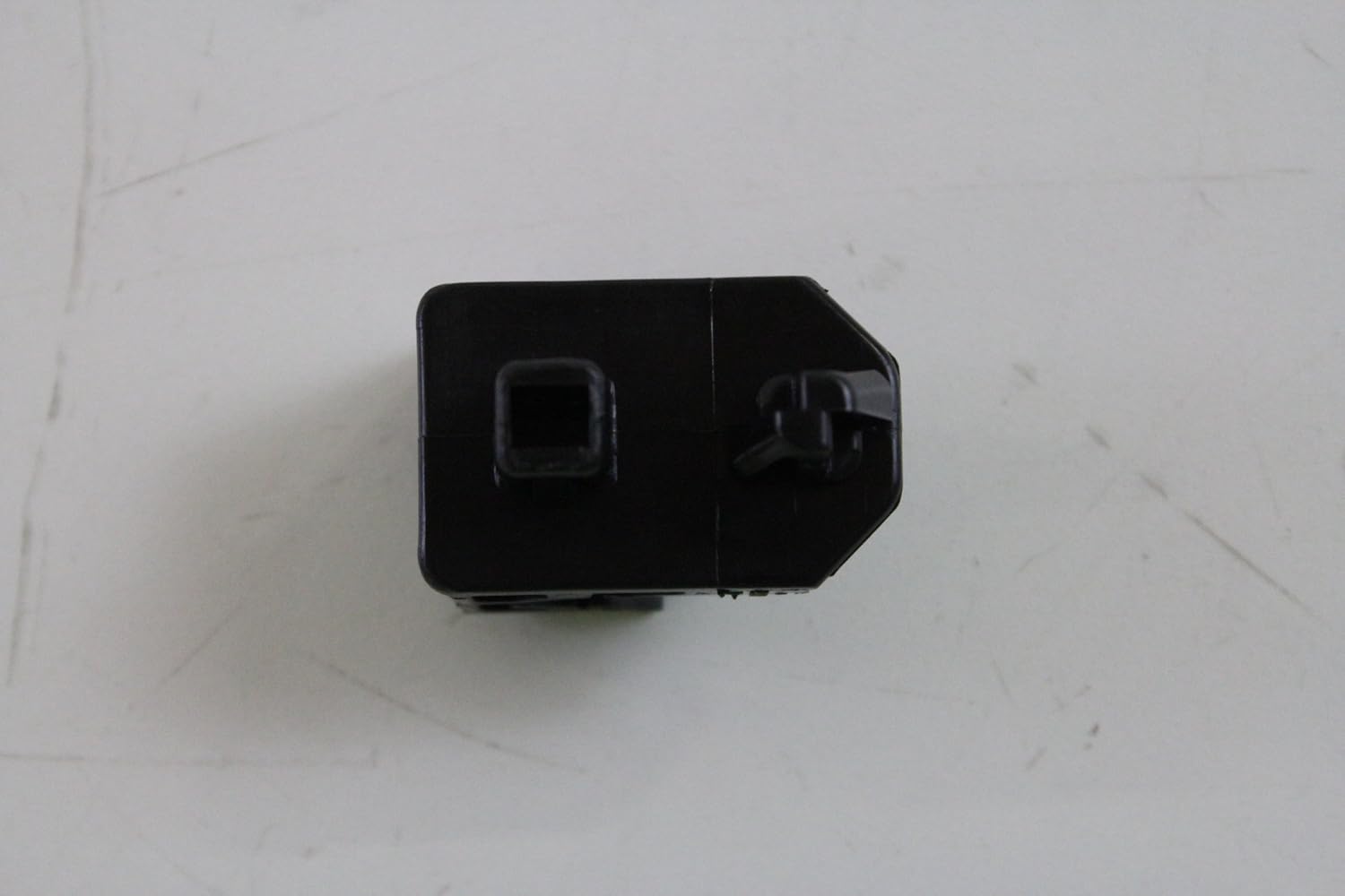 Toyota 53271-0B010 Headlamp Mounting Bracket 1